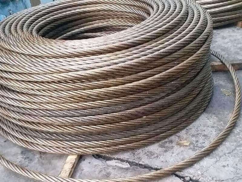 Dây cáp thép thường bao gồm những thành phần chính như sợi cáp thép chính, sợi cáp lõi